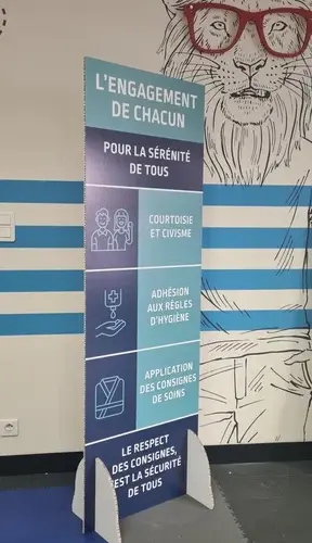 Plv carton avec support