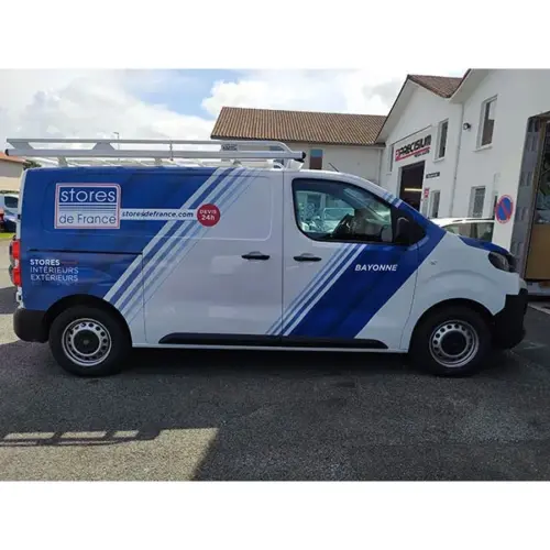 Semi covering Store de France