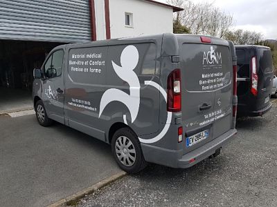 Lettrage découpés teinté masse création et pose