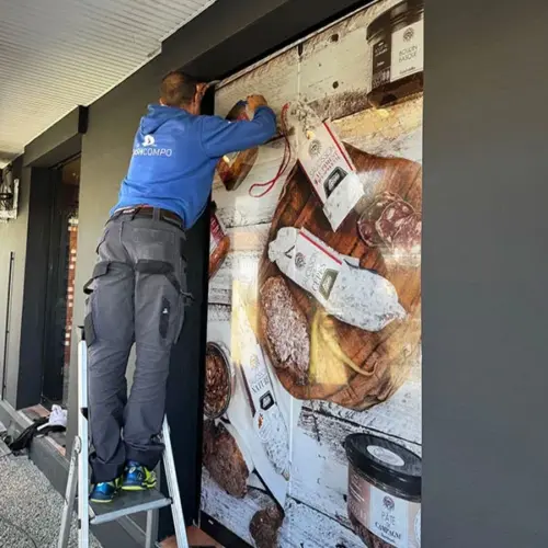 Habillage vitrine Etxe Peio