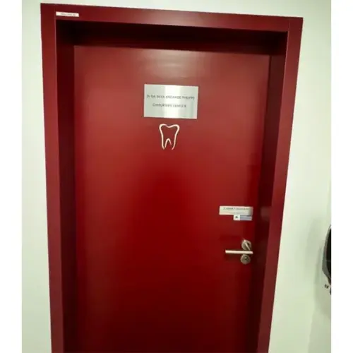 Impression plaque sur porte